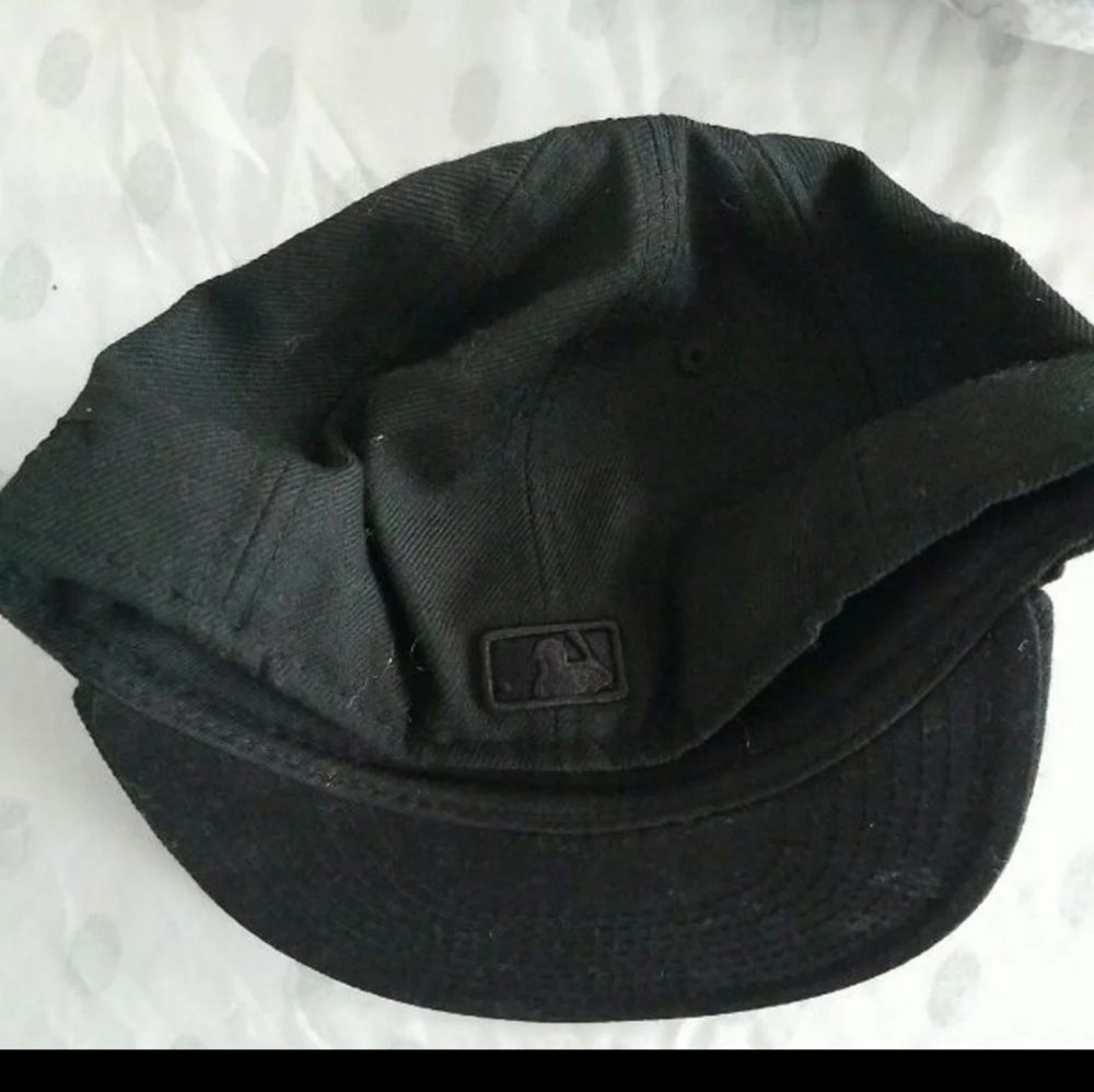Child's Hat - Picture 2 of 3